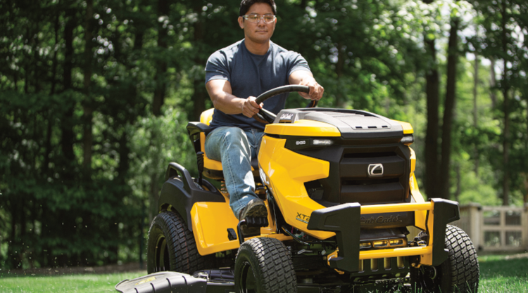 TRACTEURS À PELOUSE